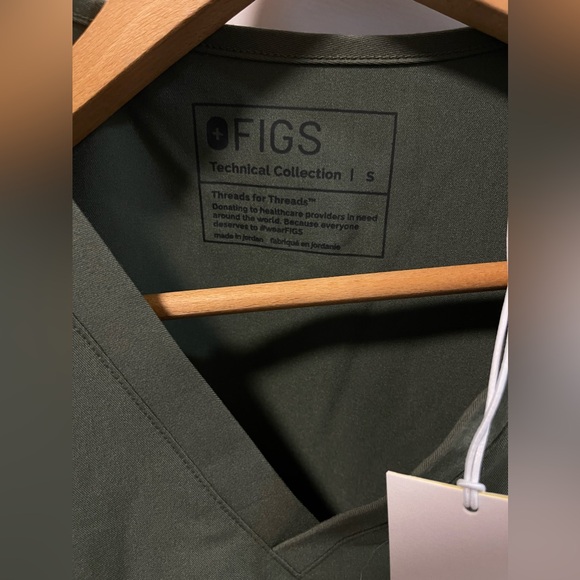 Lot of 3 FIGS W KADE CARGO SCRUB BLACK and 2 CATARINA PETITE SCRUB GREEN Small - Picture 5 of 10